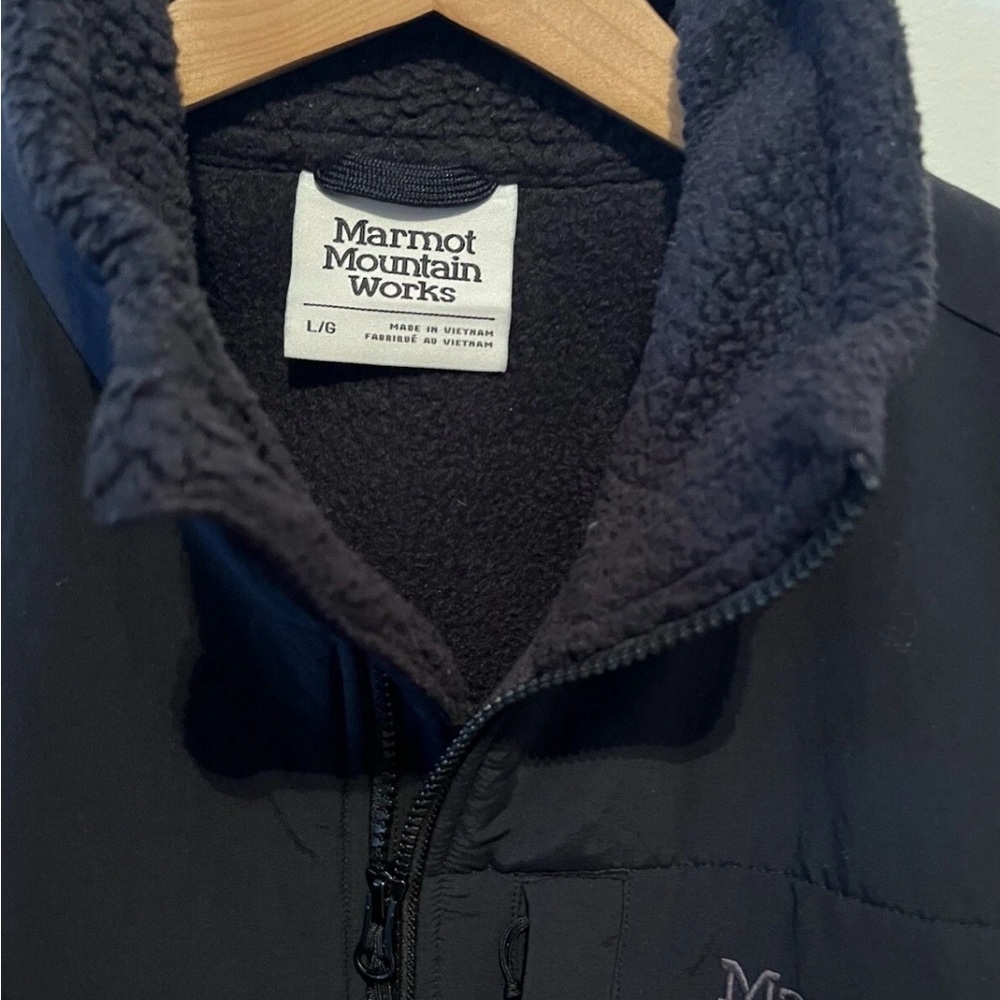 Marmot Wiley Fleece Jacket
Men’s Large
Black
Polartec Thermal Pro 300 fleece
EC - Picture 3 of 14